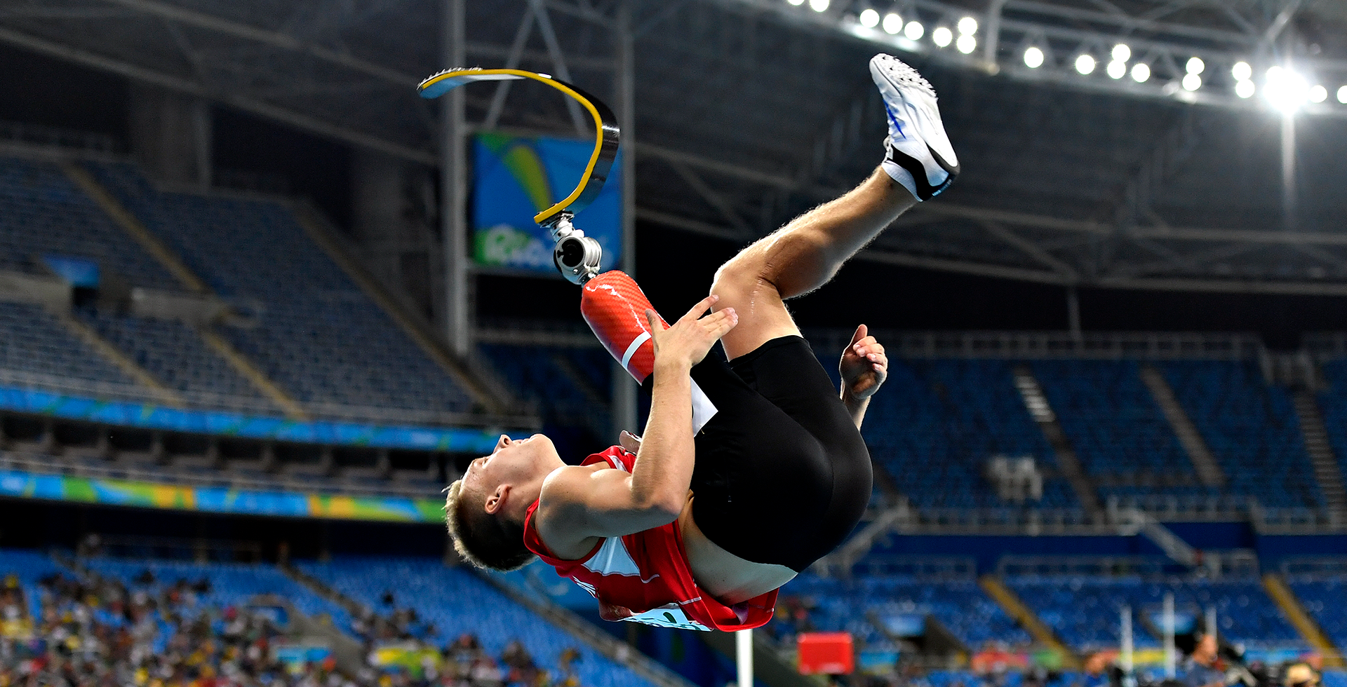 一个更具战 一个更具战